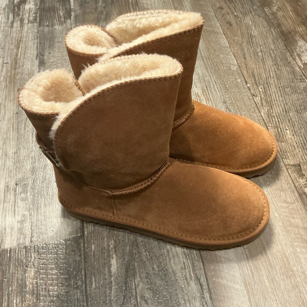 Classic Tan Suede Women's Boots Size 10 - Picture 3 of 16